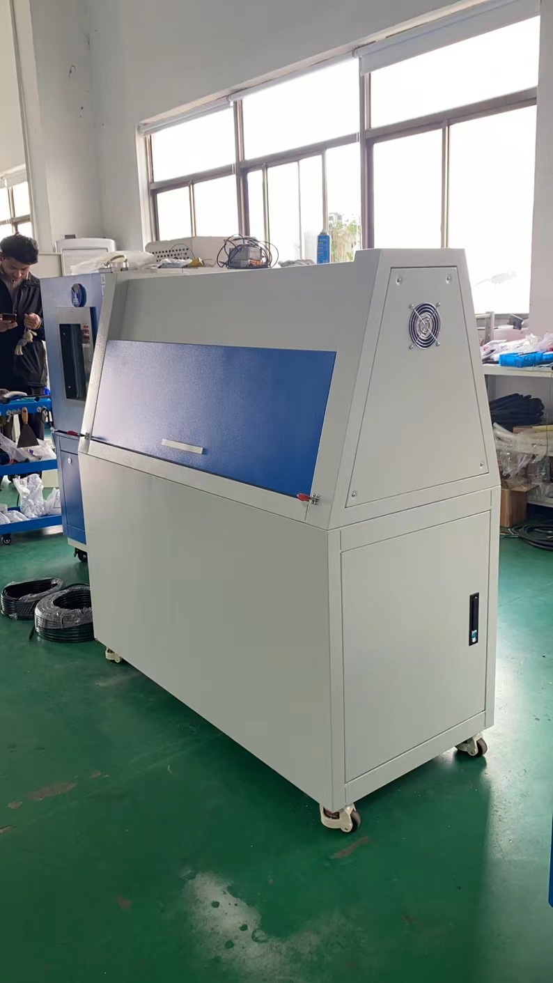 紫外老化試驗箱示意圖